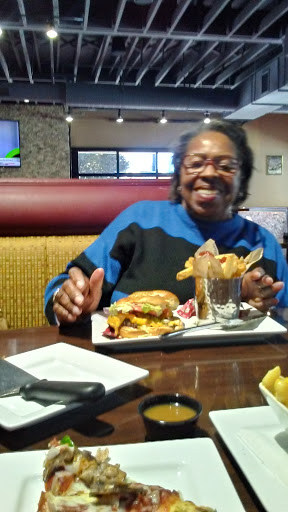 Restaurant «Griffs», reviews and photos, 323 W Cardinal Blvd, Louisville, KY 40208, USA