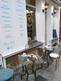 Atmosphère du Restaurant Cakes et Gourmandises - Maison Blondel à Honfleur - n°13