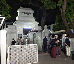 Pintu masuk Masjid Agung Ampel photo
