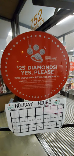 Shopping Mall «Pine Creek Shopping Center», reviews and photos, 692 Freeman Ln, Grass Valley, CA 95949, USA