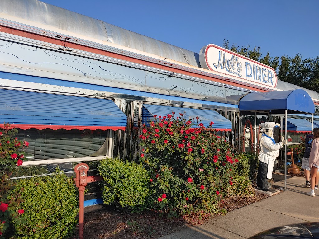 Mel's Diner 27939