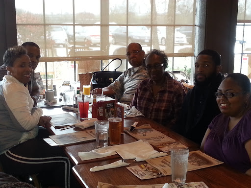 American Restaurant «Cracker Barrel Old Country Store», reviews and photos, 18531 N Creek Dr, Tinley Park, IL 60477, USA