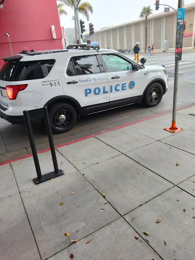 Liquor Store «Santa Monica Liquor», reviews and photos, 1001 Wilshire Blvd, Santa Monica, CA 90401, USA