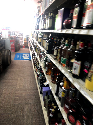 Liquor Store «Wade Green Bottle Shop», reviews and photos, 4430 Wade Green Rd # 20, Kennesaw, GA 30144, USA