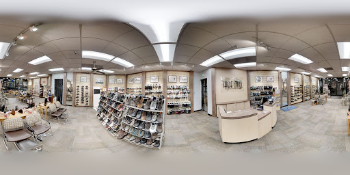 Shoe Store «Shoe Mill», reviews and photos, 8616 SE Sunnyside Rd, Clackamas, OR 97015, USA