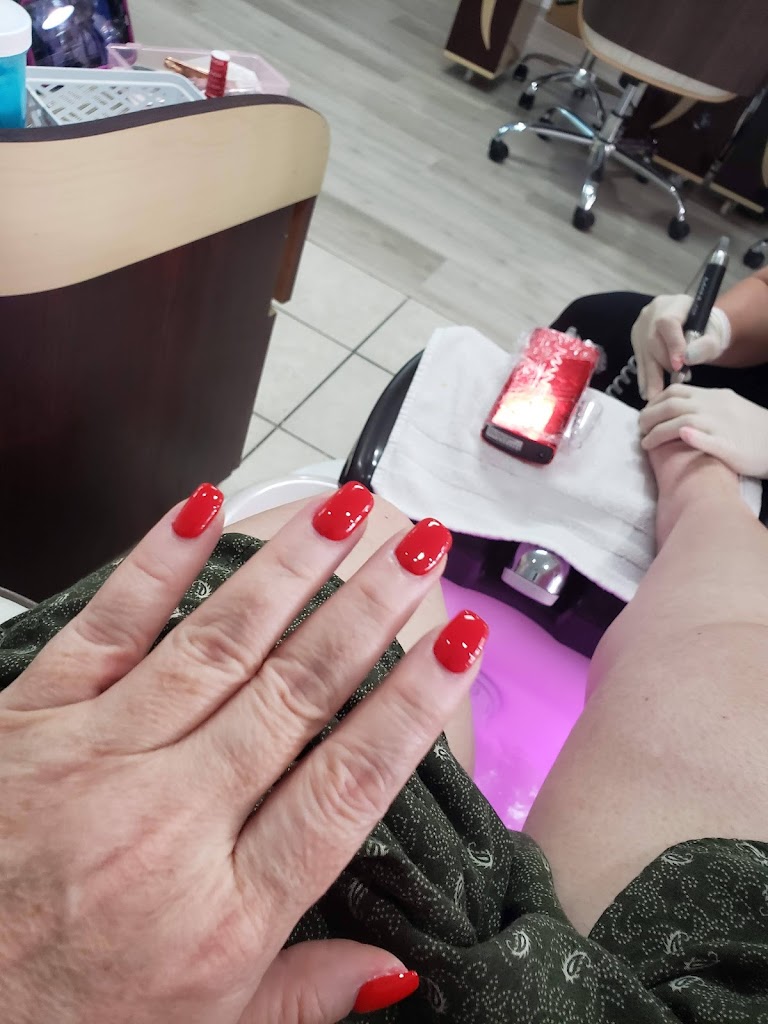 Lucy Nails 63645