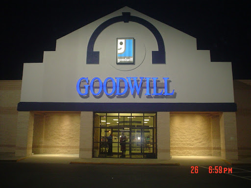 Goodwill, 249 Village At Glynn Pl, Brunswick, GA 31525, USA, 