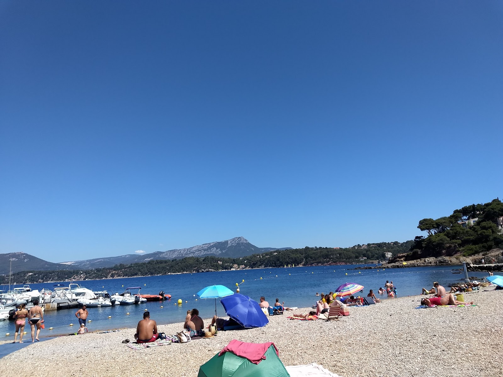 Foto von Plage des Oursinieres mit sehr sauber Sauberkeitsgrad