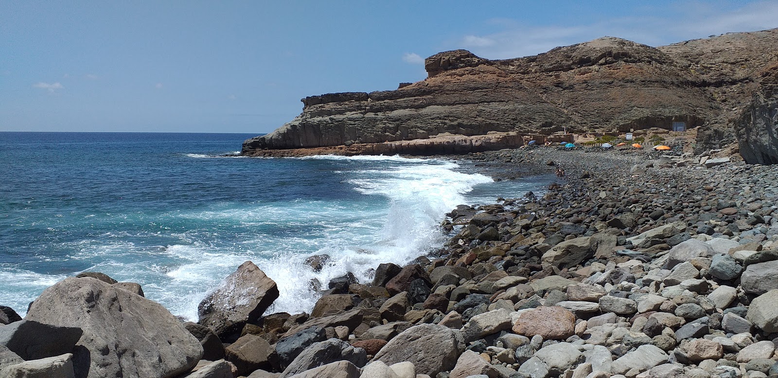 Foto von Playa Los Frailes mit eine gerade küstenlinie