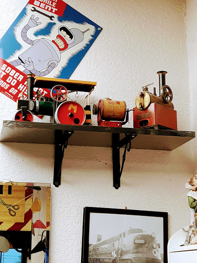 Barber Shop «INDUSTRIAL ARTS Diamond Horseshoe Barber Shop», reviews and photos, 2903 27th Ave S, Minneapolis, MN 55406, USA