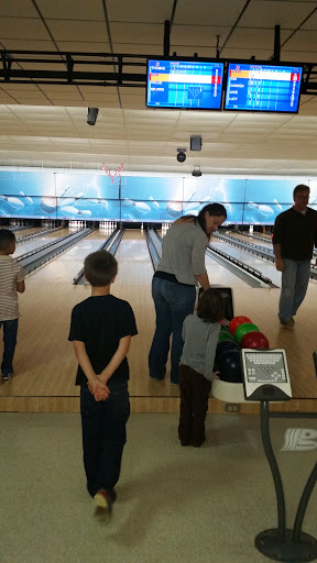 Bowling Alley «Tiffany Lanes», reviews and photos, 4400 LA-22, Mandeville, LA 70471, USA