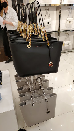 Fashion Accessories Store «Michael Kors», reviews and photos, 348 Nut Tree Rd #348, Vacaville, CA 95687, USA