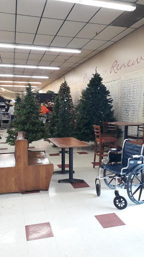 Thrift Store «Rockford Rescue Mission Thrift Store», reviews and photos, 2710 20th St, Rockford, IL 61109, USA