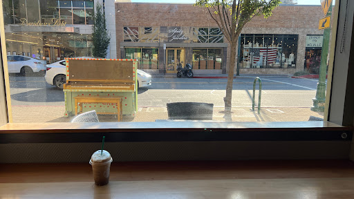 Starbucks image