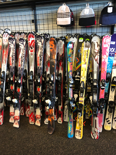 Sporting Goods Store «Play It Again Sports», reviews and photos, 1213 W 14 Mile Rd, Clawson, MI 48017, USA