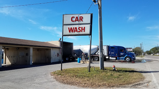 A Plus Car Wash And Trailer Wash Out en Haines City