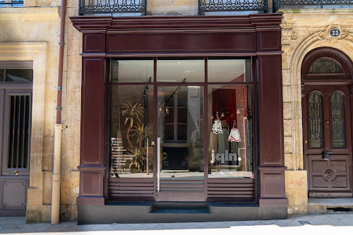 Magasin de vêtements pour femmes jqln. Bordeaux