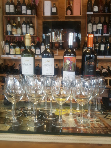 Wine Store «Addictive Boutique Winery», reviews and photos, 32-62 87th St, East Elmhurst, NY 11369, USA