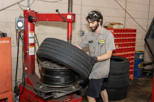 Auto Repair Shop «Tuffy Tire & Auto Service Center», reviews and photos, 16750 US-441, Mt Dora, FL 32757, USA