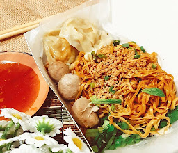 Mie Bandung Anjasmoro photo