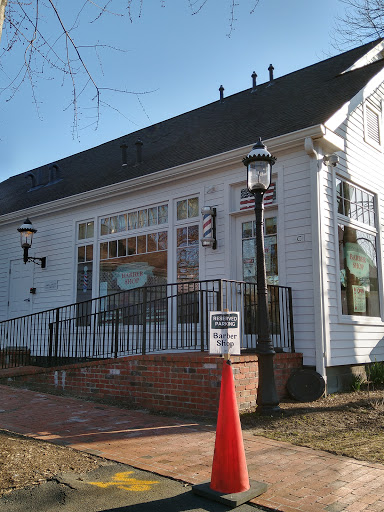 Barber Shop «Vinnie and Nicks Barber Shop», reviews and photos, 4 Amagansett Square, Amagansett, NY 11930, USA
