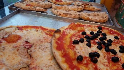 Da Curra Pizza al Taglio farinata in Alba, Provincia di Cuneo
