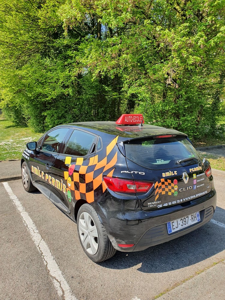 photo de l'auto ecole Auto école Grenoble Smile Permis ✔ Location voiture double commande | Cours de conduite Auto Moto