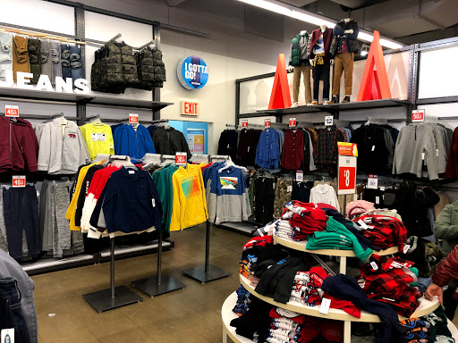 Clothing Store «Old Navy», reviews and photos, 40-24 College Point Blvd, Flushing, NY 11354, USA