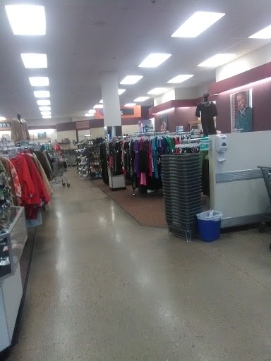 Thrift Store «Discover Goodwill Fountain Retail Center», reviews and photos