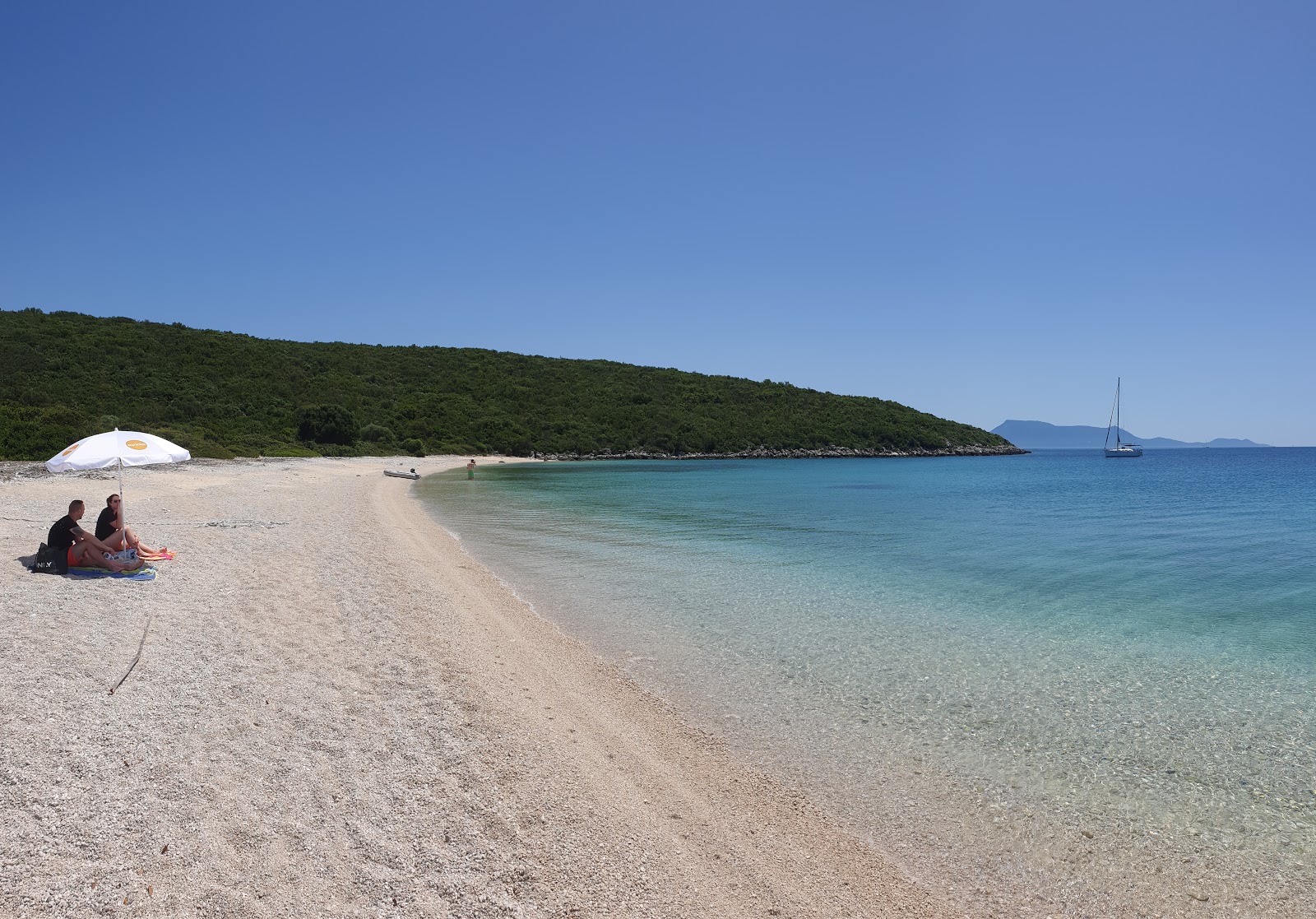 Foto di Varko 3 beach con una superficie del piccoli ciottoli beige