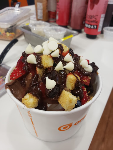 Frozen Yogurt Shop «Orange Leaf Frozen Yogurt», reviews and photos, 4866 1st Ave NE, Cedar Rapids, IA 52402, USA