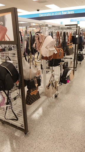 Clothing Store «Ross Dress for Less», reviews and photos, 581 Roosevelt Rd, Glen Ellyn, IL 60137, USA