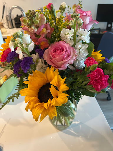 Florist «Flowers Just-4-U Florals-Gifts», reviews and photos, 2216 S Jackson St, Seattle, WA 98144, USA