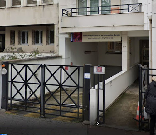 Centre de formation continue Institut de Ressources en Intervention Sociale Asnières-sur-Seine