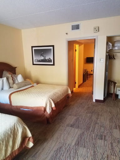 Hotel «Wyndham El Paso Airport Hotel and Water Park», reviews and photos, 2027 Airway Blvd, El Paso, TX 79925, USA