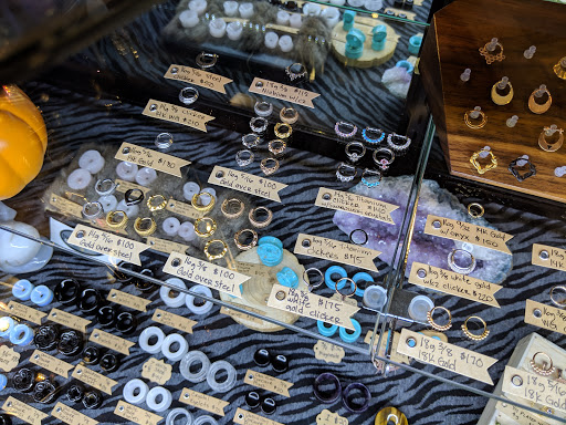 Tattoo Shop «Chameleon Tattoo & Body Piercing», reviews and photos, 36 John F. Kennedy St, Cambridge, MA 02138, USA