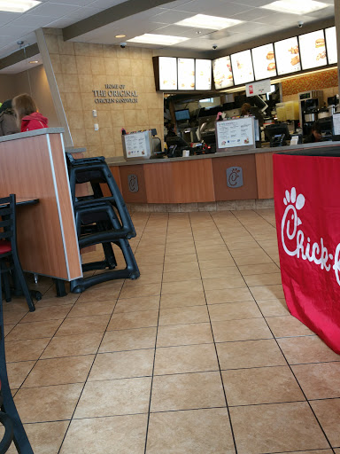 Fast Food Restaurant «Chick-fil-A», reviews and photos, 4812 Northwest Hwy, Crystal Lake, IL 60014, USA