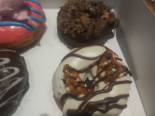 Donut Shop «Hurts Donut», reviews and photos, 1111 E Republic Rd #164, Springfield, MO 65807, USA