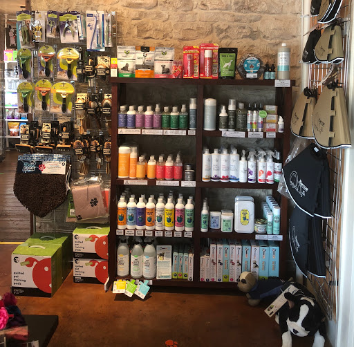 Pet Store «Fetch & Friskers Barkery and Bow-tique», reviews and photos, 701 S Main St, Boerne, TX 78006, USA