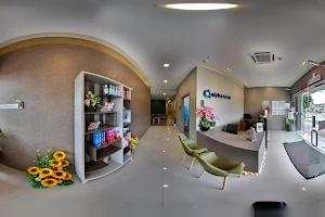 Alpha Dental Centre Taman Molek image