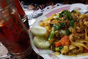 Warung Nasi Goreng & Bakmi Jawa Pak Adi Remen Slank image