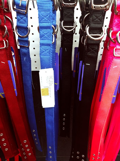 Pet Supply Store «Red Dog Hound & Pet Supply», reviews and photos, 3017 S Sheridan Rd, Tulsa, OK 74129, USA