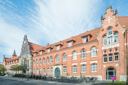 Bichectomy clinics in Hannover