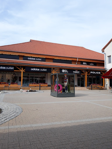 Outlet-Trade Kft.