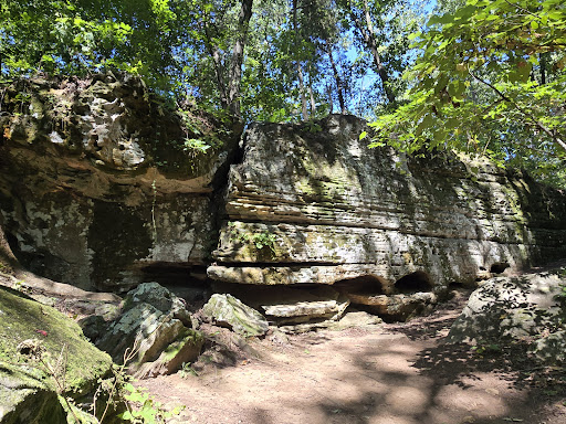 Rainbow Mountain Trail Parking
