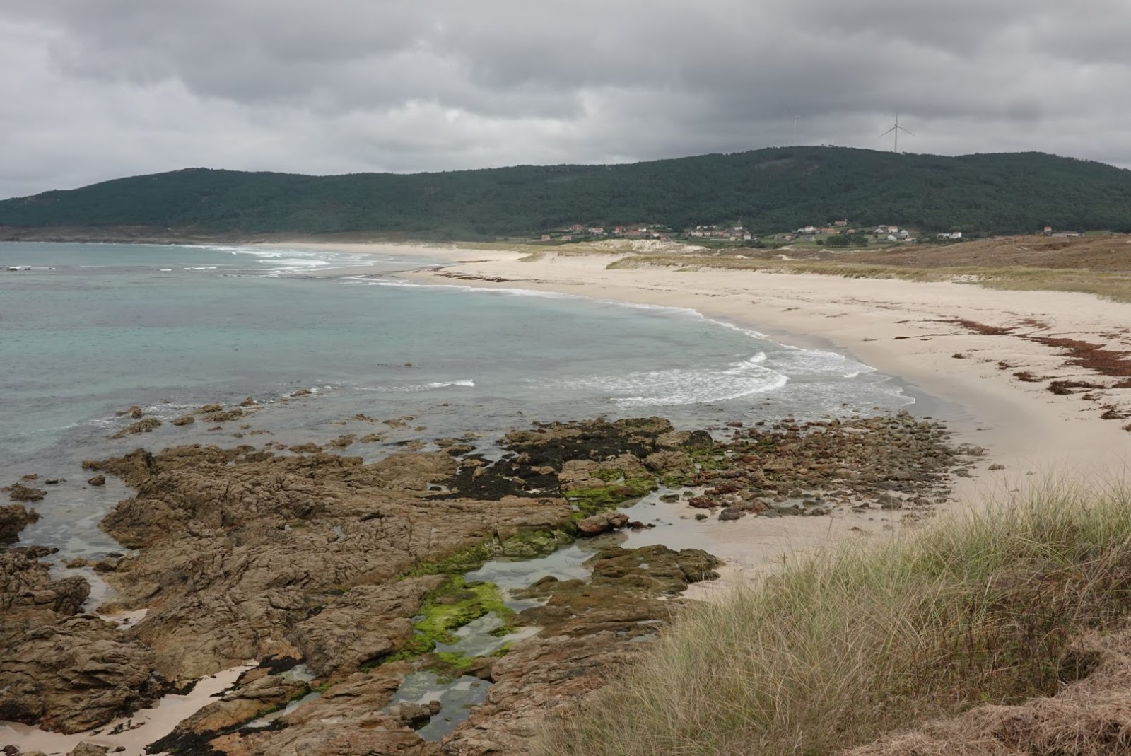Fotografie cu Praia de Traba - locul popular printre cunoscătorii de relaxare