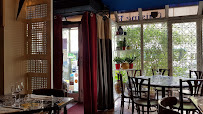 Atmosphère du Restaurant marocain Au P'tit Cahoua à Paris - n°3