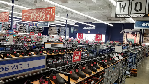 Shoe Store «SKECHERS Factory Outlet», reviews and photos, 15251 Beach Blvd, Westminster, CA 92683, USA