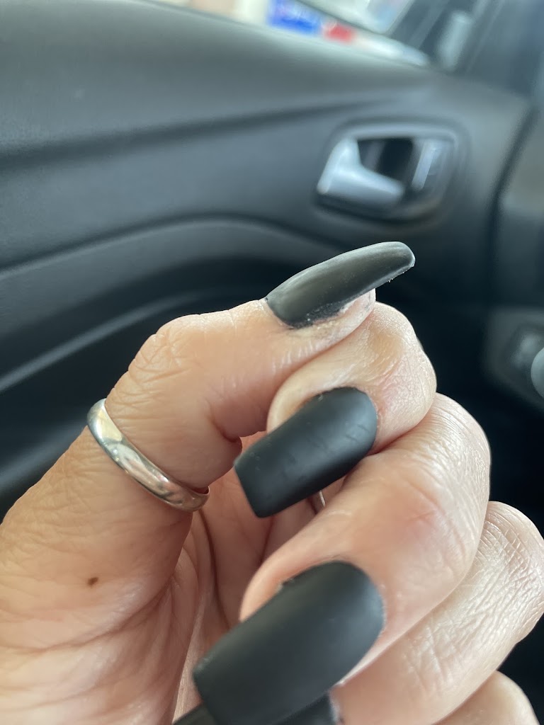 Glimmery Nails And Spa 48044