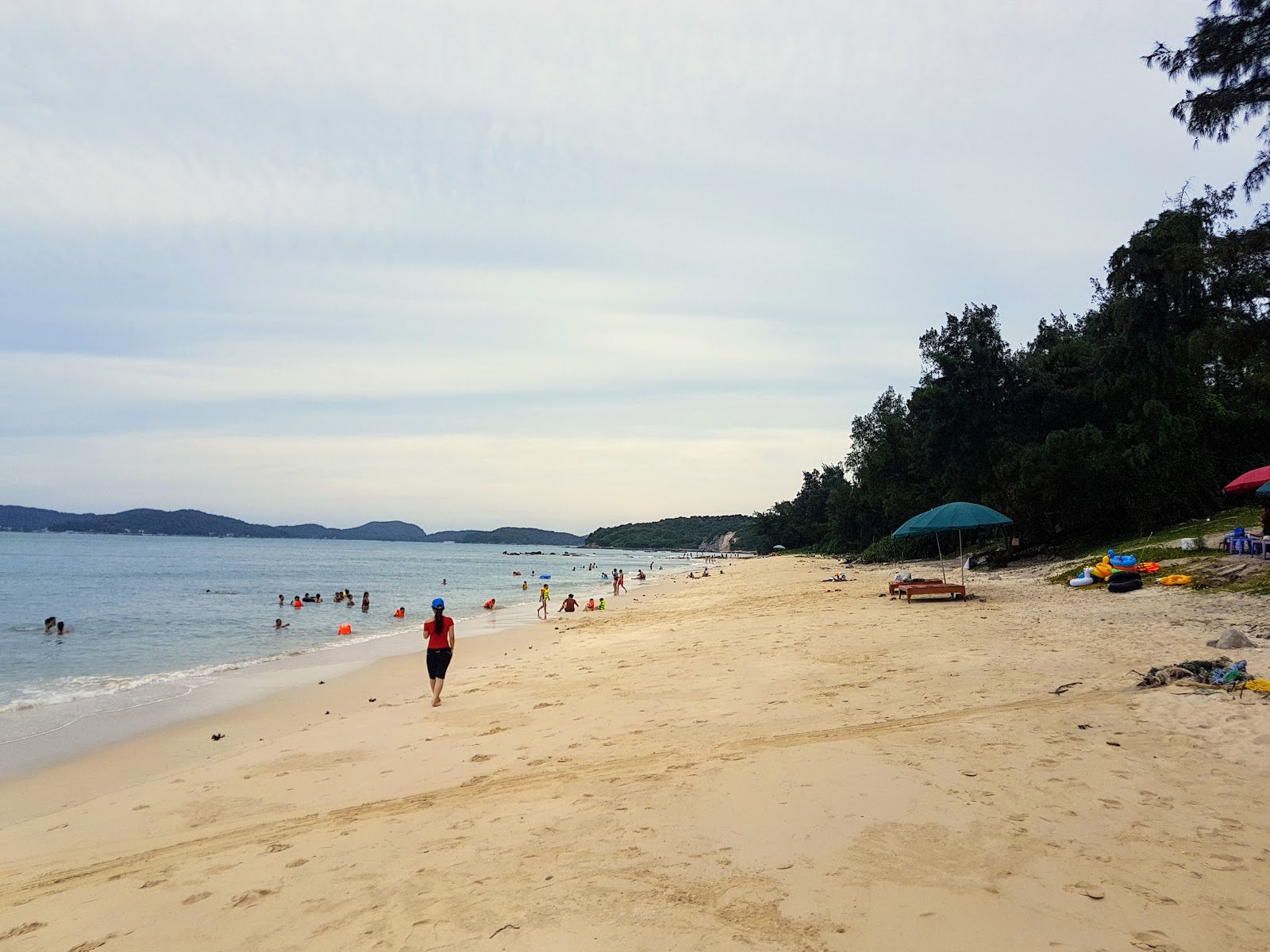Foto von Hong Van Beach mit langer gerader strand